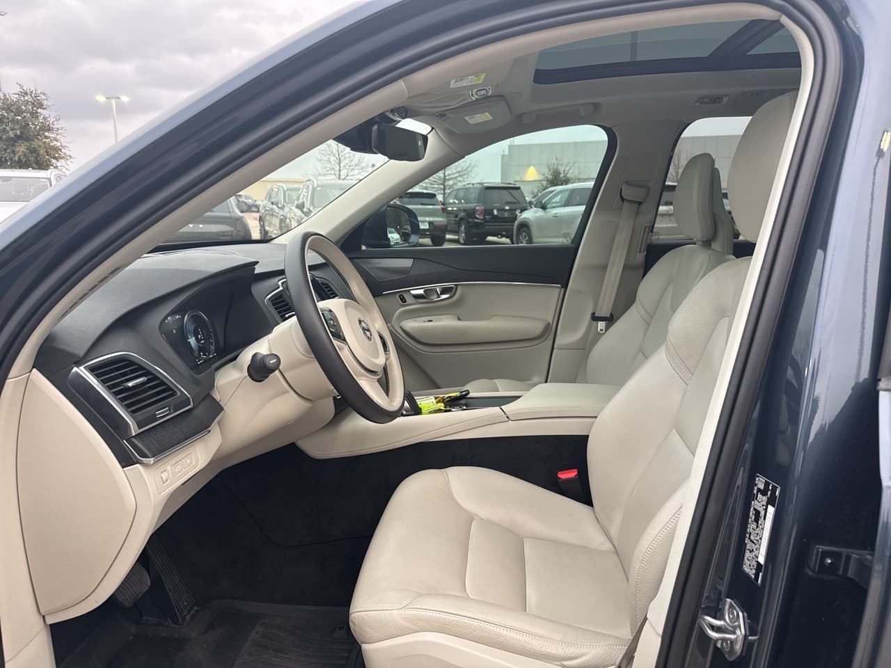 Volvo-XC90 Hybrid-20