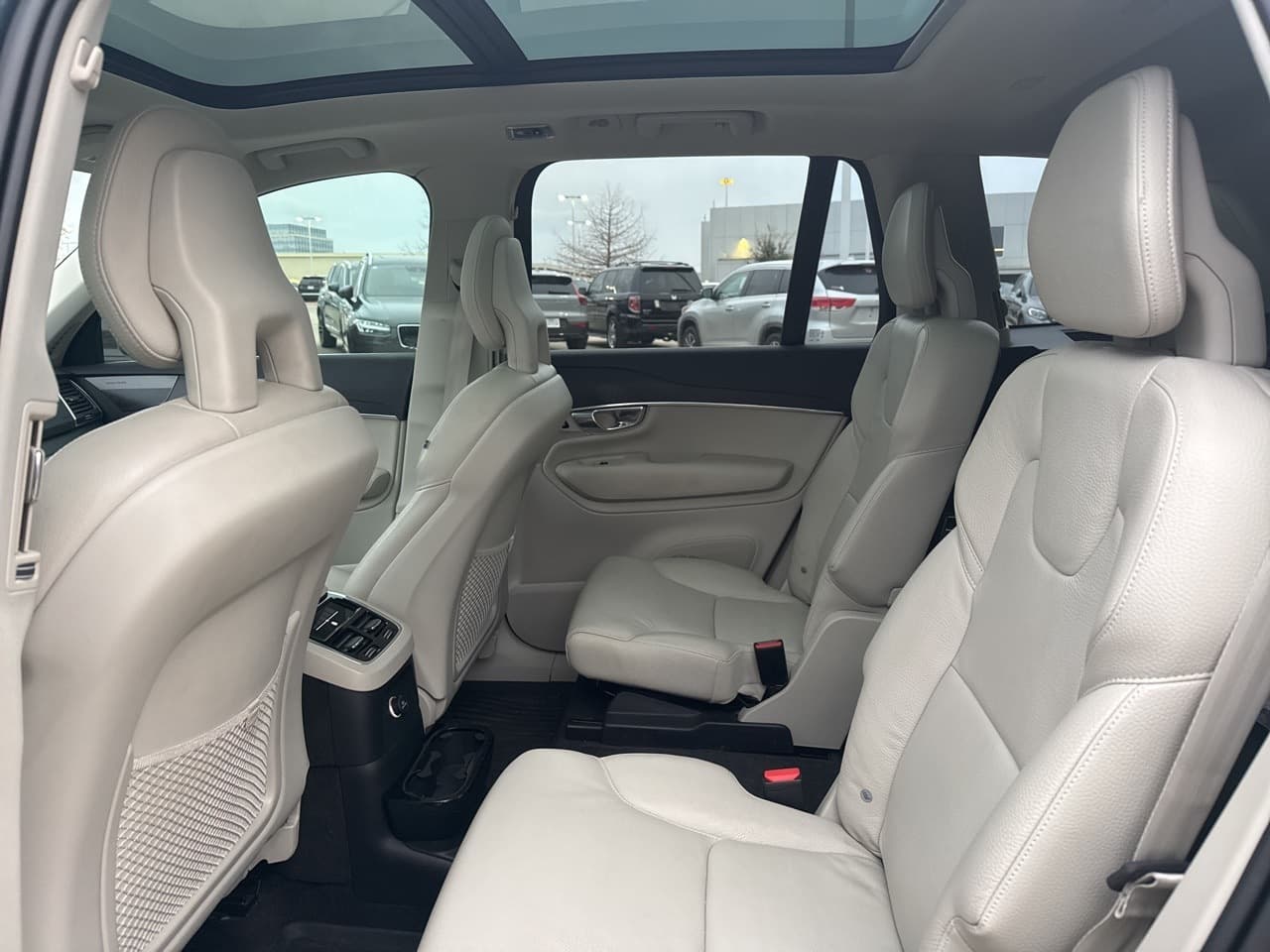 Volvo-XC90 Hybrid-18