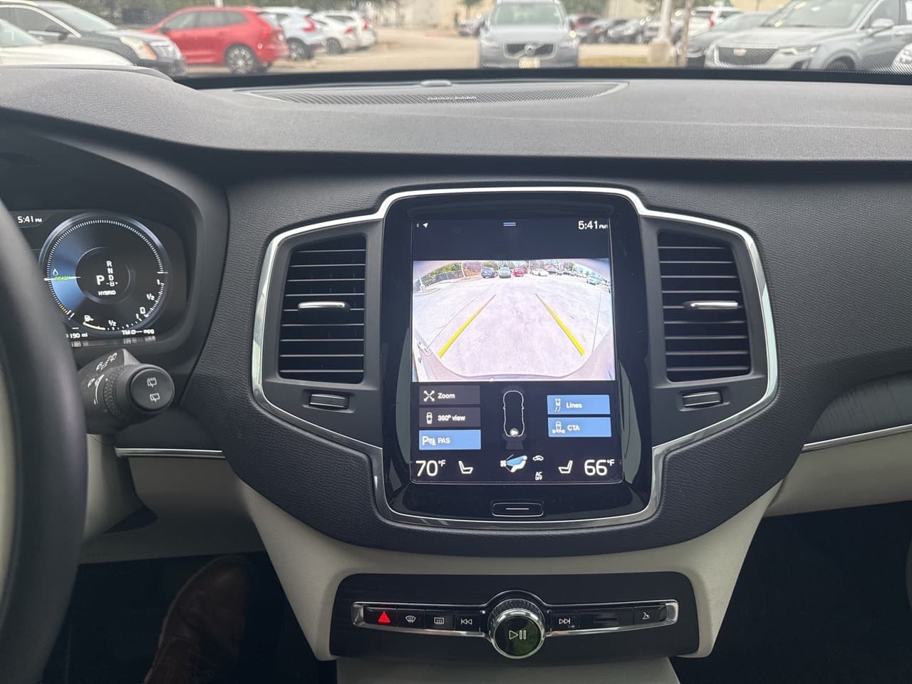 Volvo-XC90 Hybrid-29