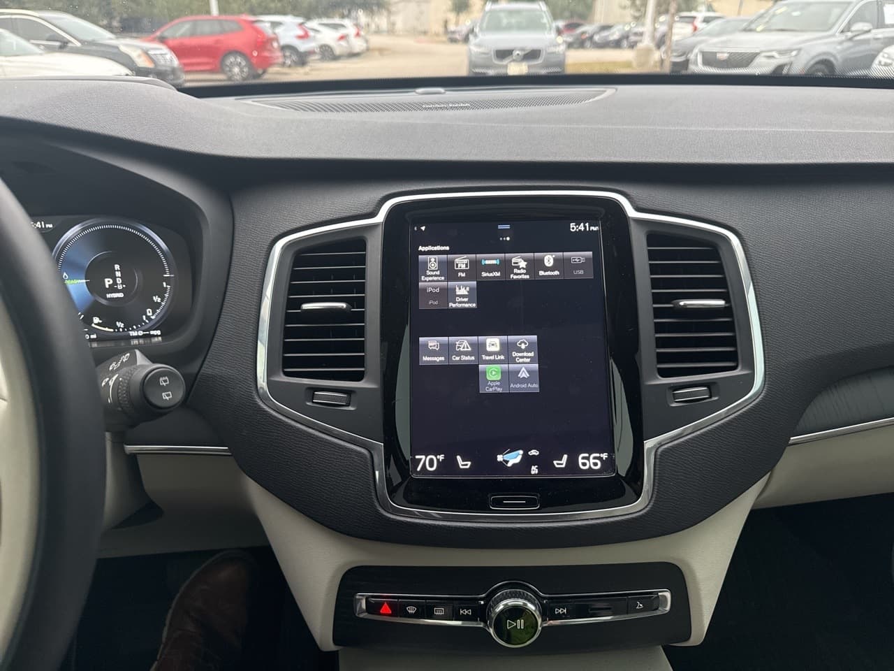 Volvo-XC90 Hybrid-27