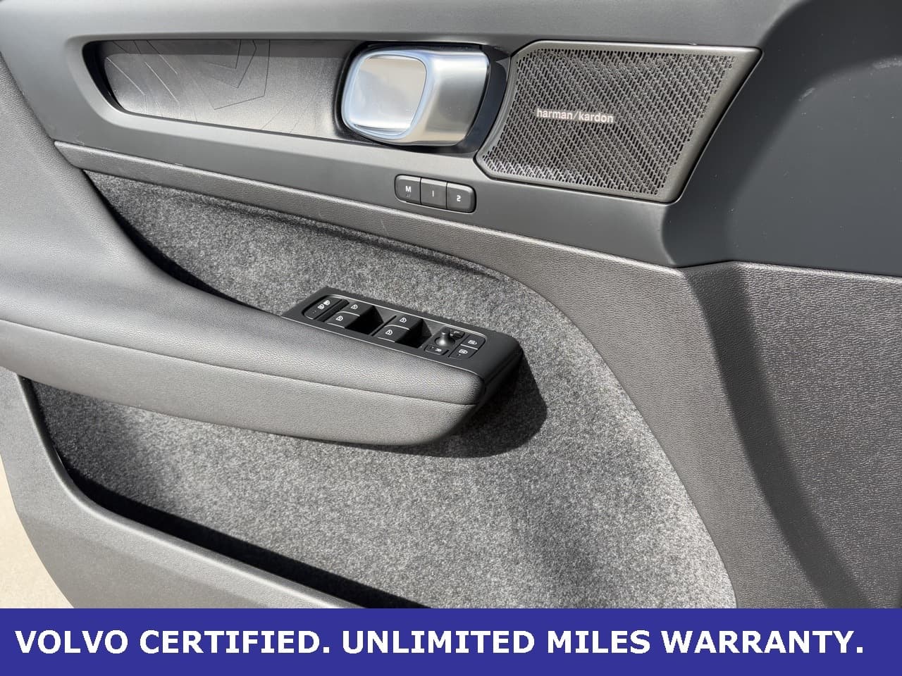 Volvo-C40 Recharge Pure Electric-26