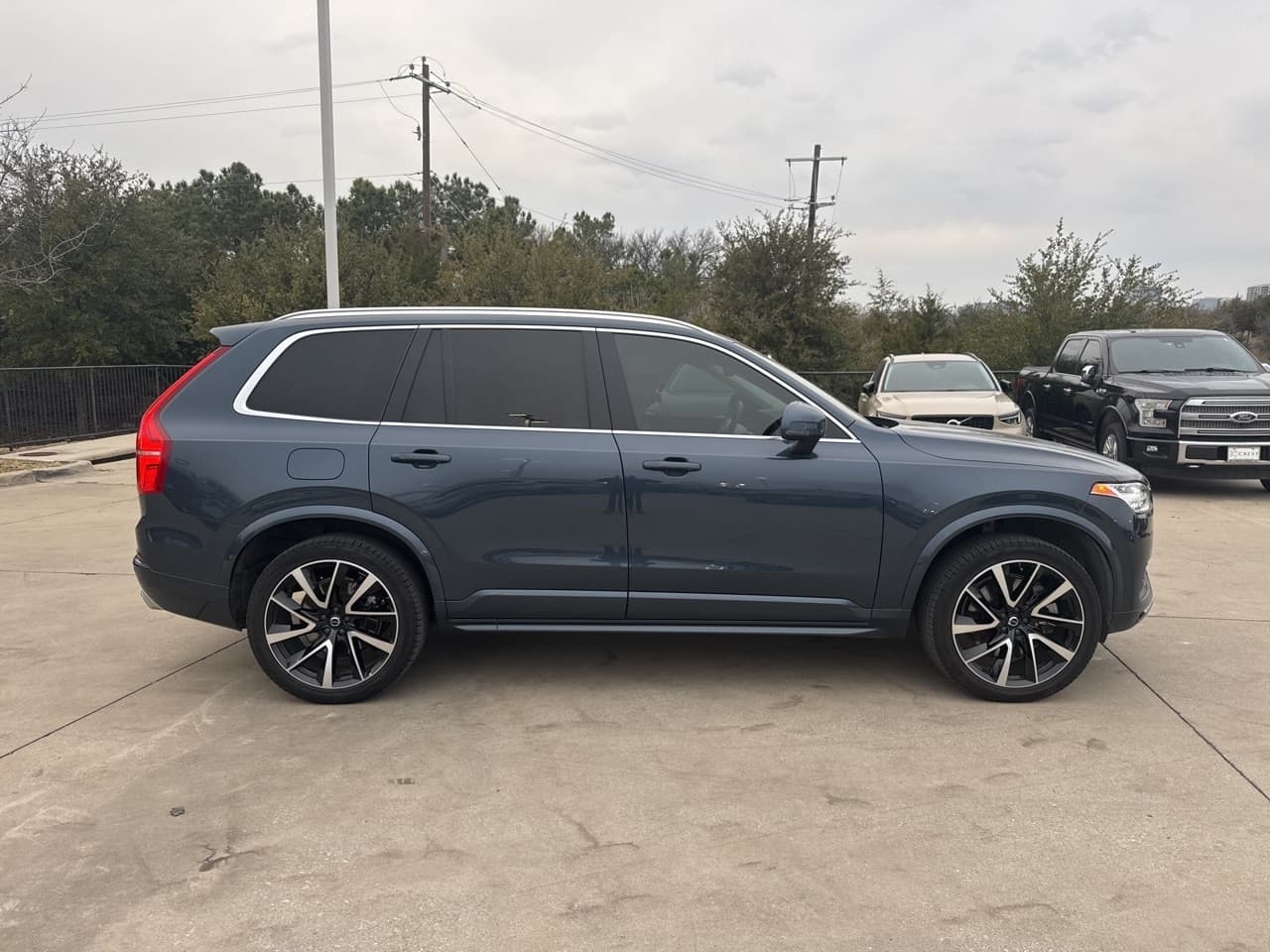Volvo-XC90 Hybrid-4
