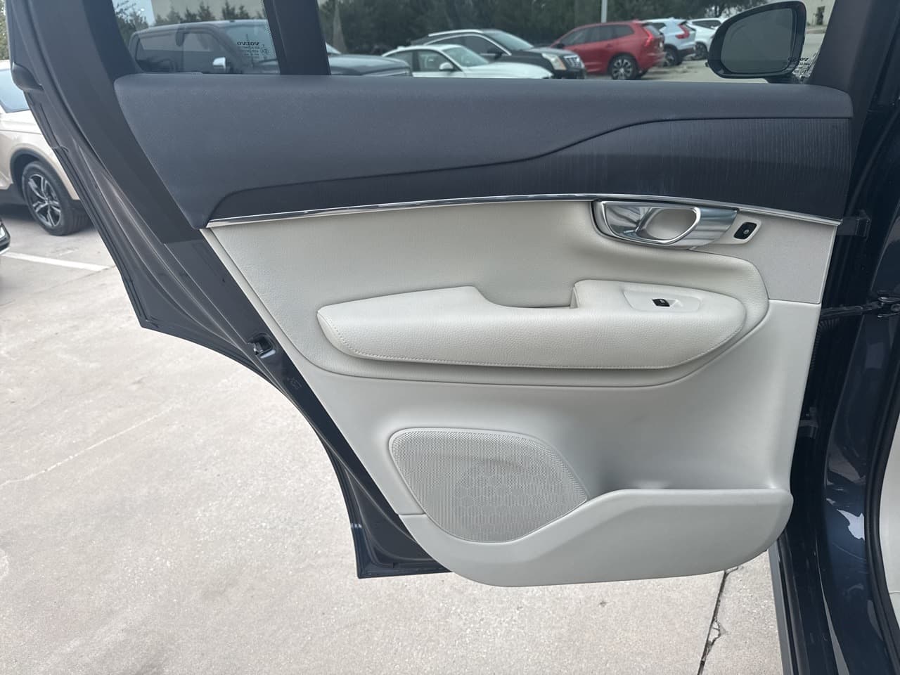 Volvo-XC90 Hybrid-19