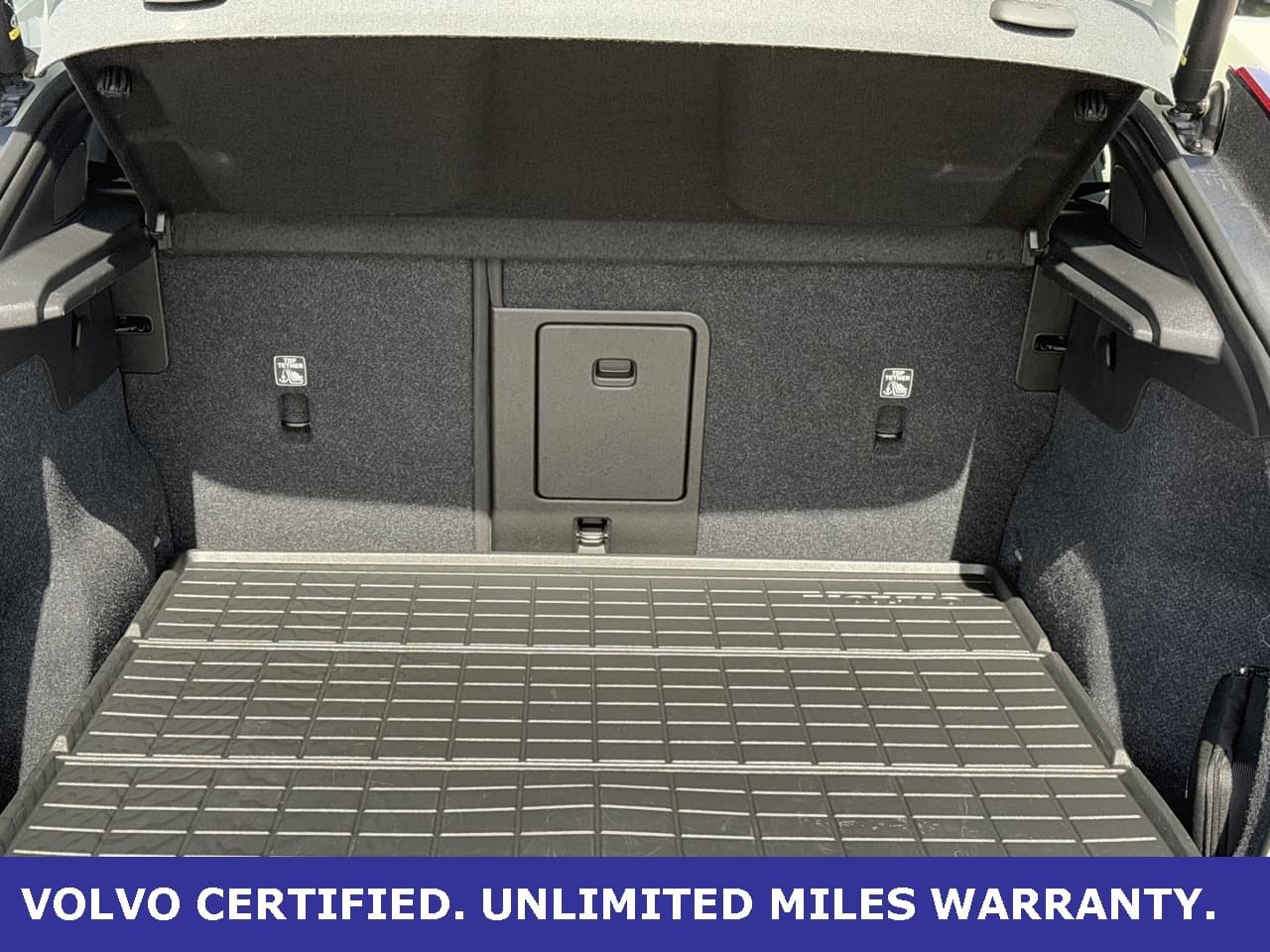 Volvo-C40 Recharge Pure Electric-36